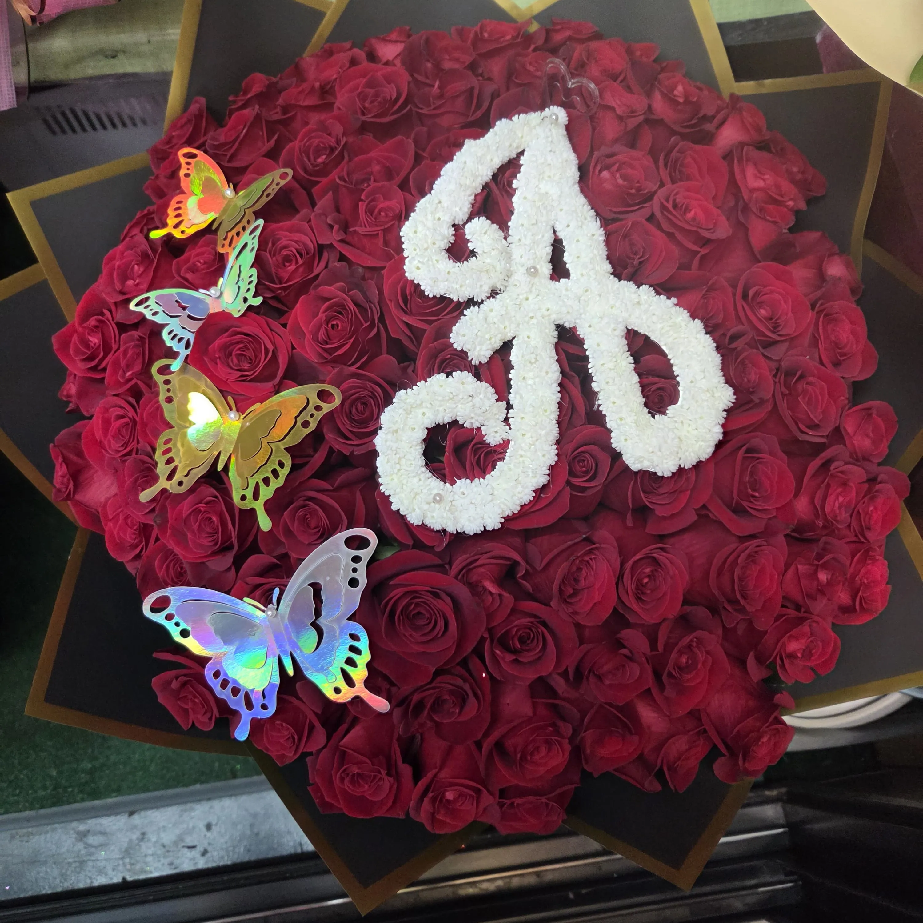 Arreglo de rosas rojas Milenios Flowers